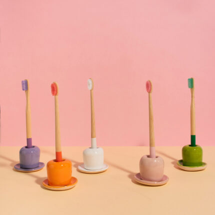 Ceramiczny pojemnik, stojak na szczoteczkę do zębów z podstawką w komplecie